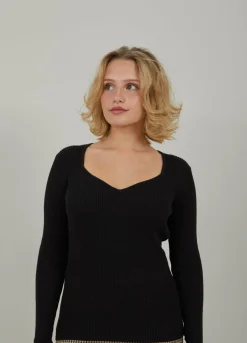 Knit With Heart Shape Neck
