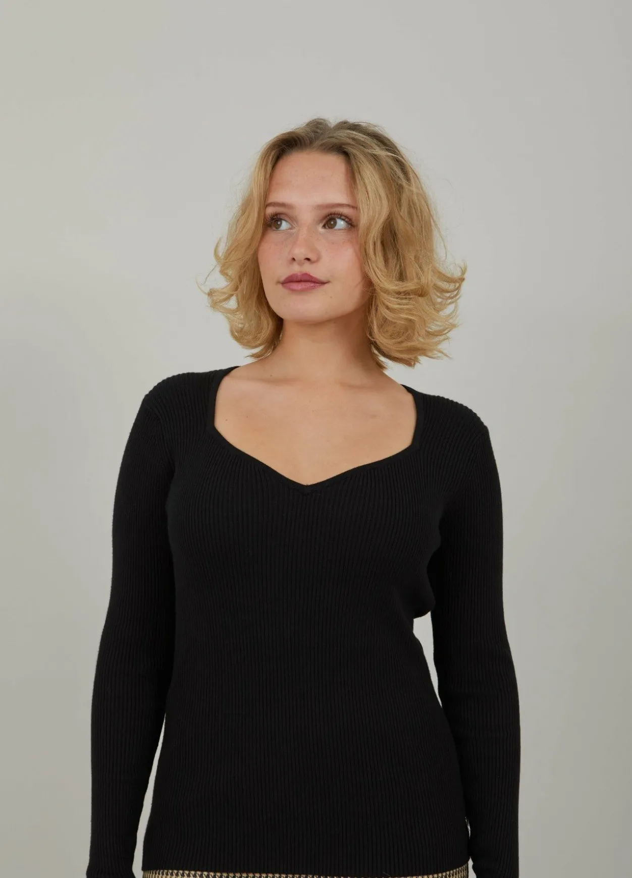 Knit With Heart Shape Neck