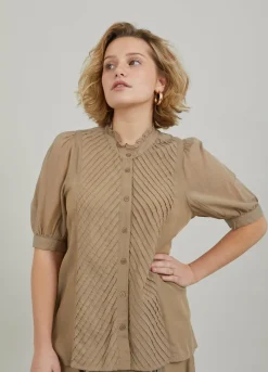 Shirt W. Frills