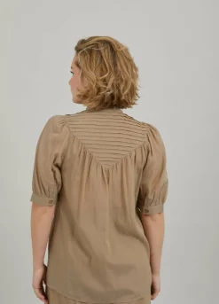 Shirt W. Frills