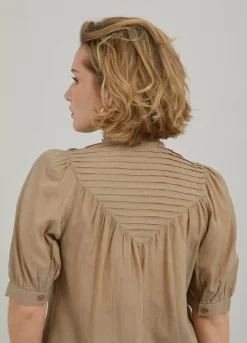 Shirt W. Frills