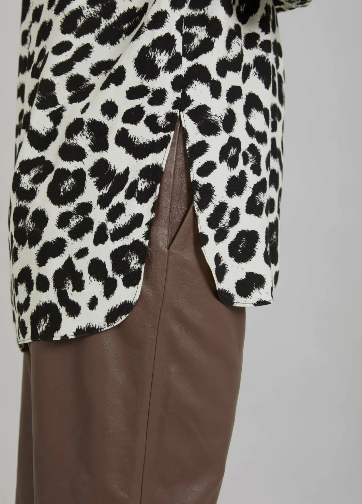 Shirt W. Leo Print