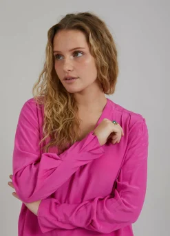 Shirt W. Pleats