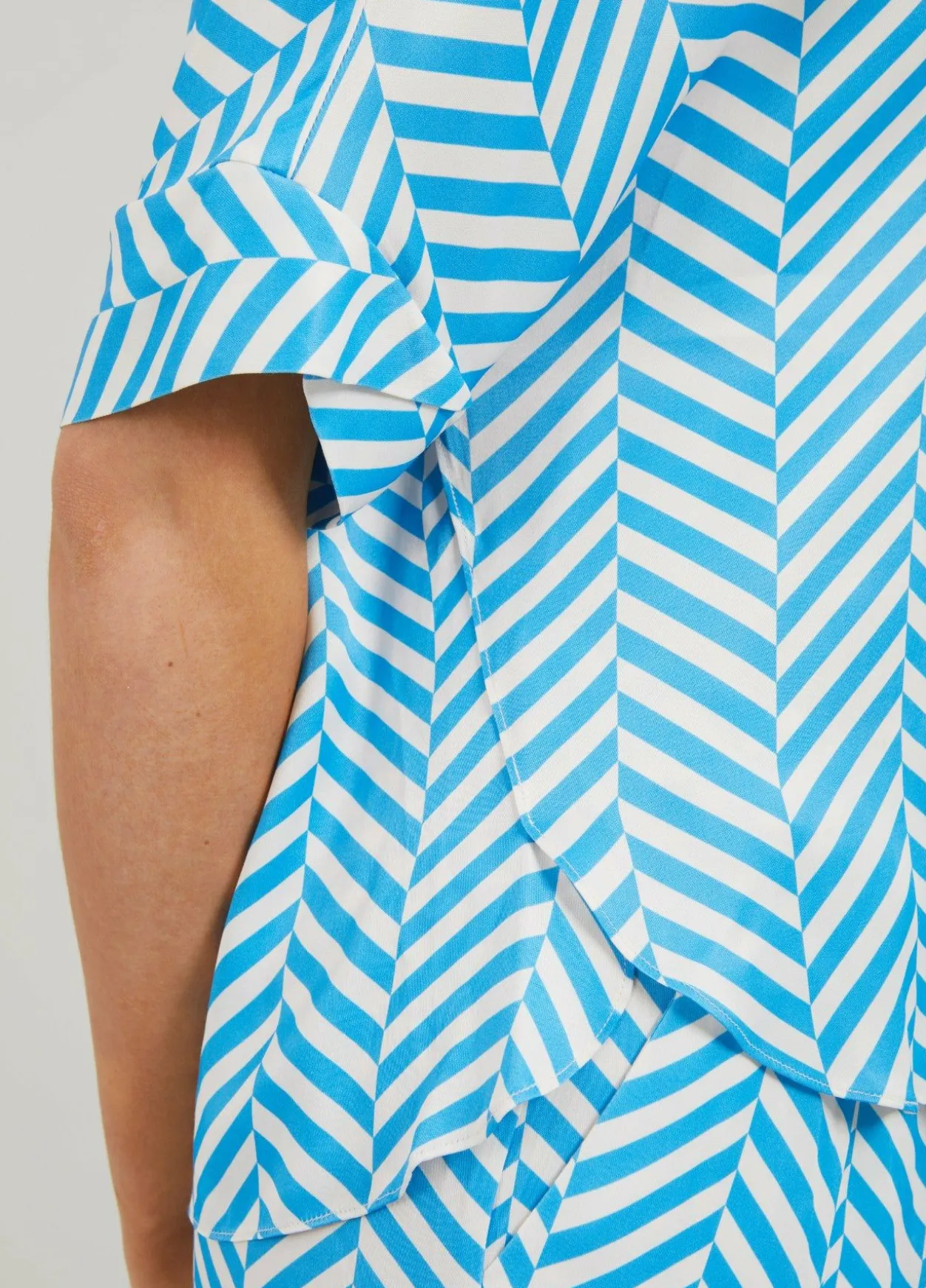 Top In Heringbone Print