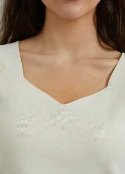 Top W. Squared Neck