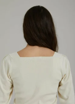 Top W. Squared Neck